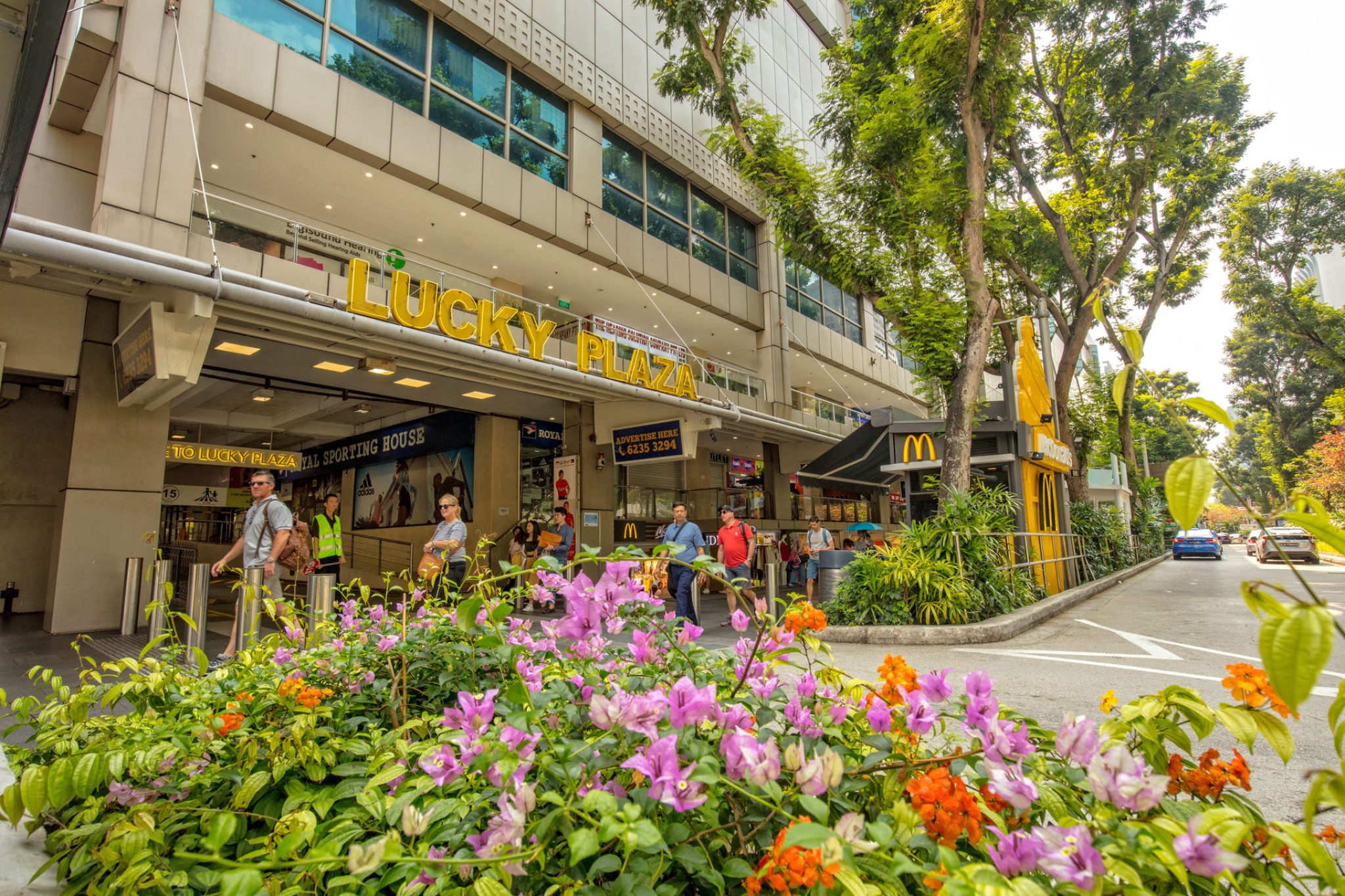 Shopping on a budget in Lucky Plaza [2023]