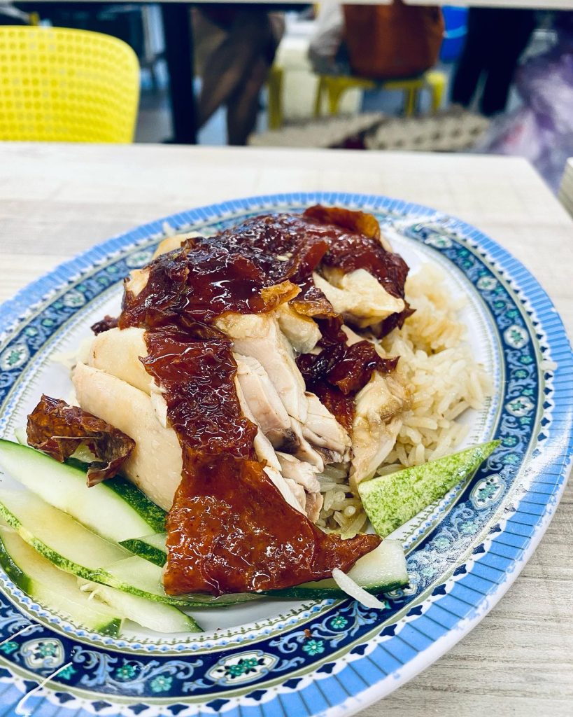 Why is Leong Yeow Chicken Rice closing after 46 years in business?