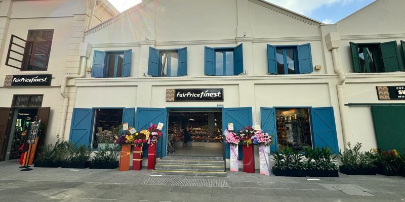 A Unique Shopping Experience: FairPrice Finest at Clarke Quay Introduces a Bar, Private Dining Space, and More